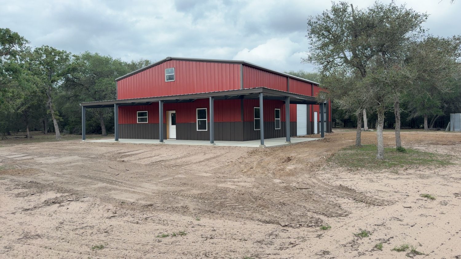 far view-40x60-ranch-barndominium-in-hallettsville-texas.jpg